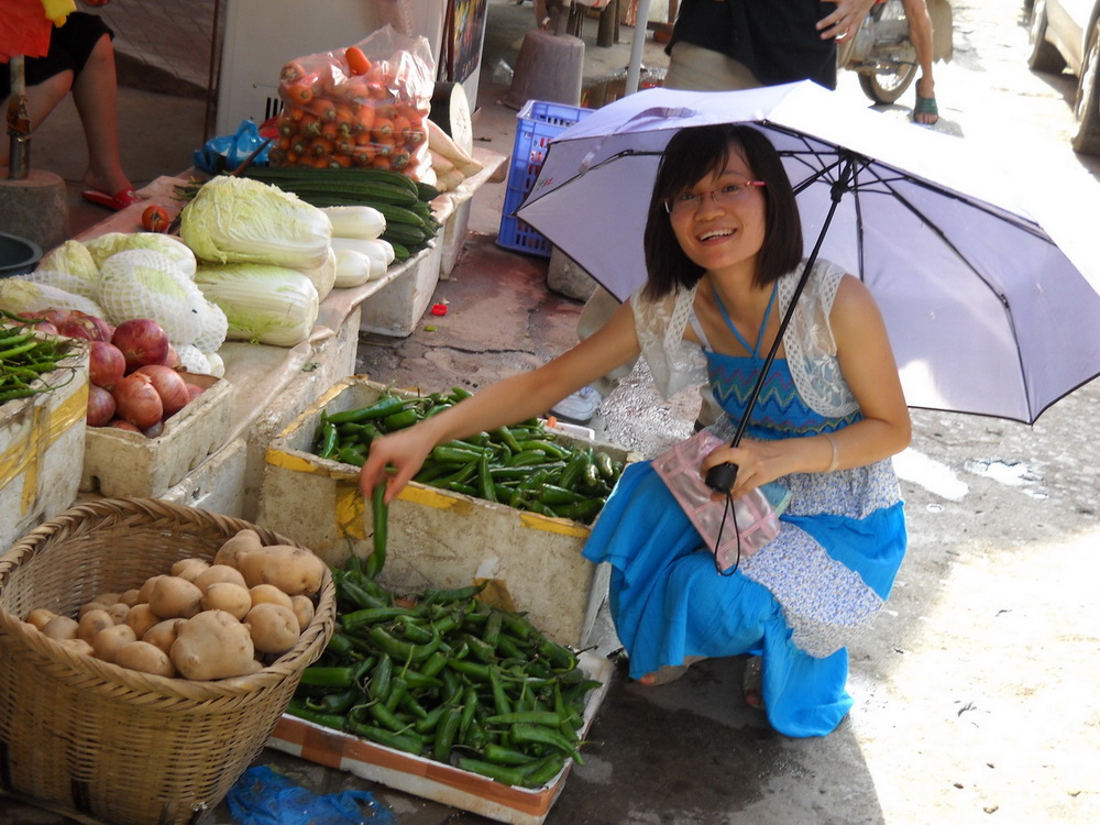 新鲜的蔬菜快来买啦!