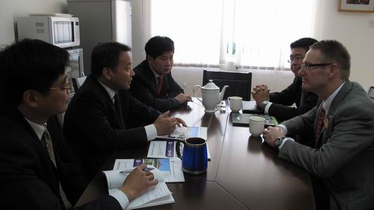 (左下)刘明 (左中)陈林汉 (左上)魏辉良 (右下)Glenn Dillard (右上)凌雄辉