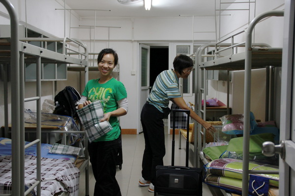 香港志愿者在整理“新家”