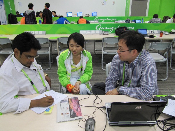 孟加拉记者对中国记者的采访,叶依渟为翻译