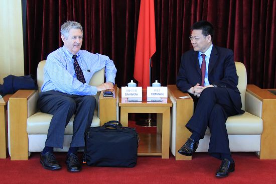 仲伟合校长会见John Belcher 仲伟合校长会见John Belcher