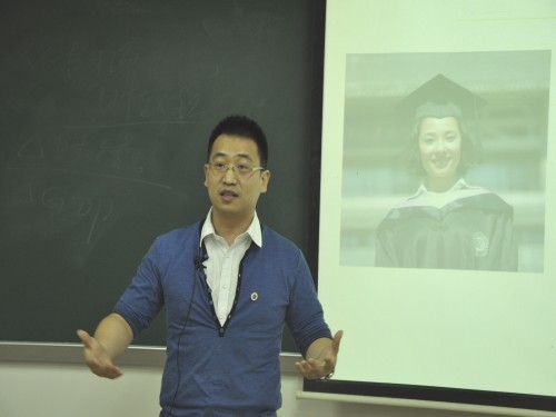 陈炳潮生动而投入的演讲