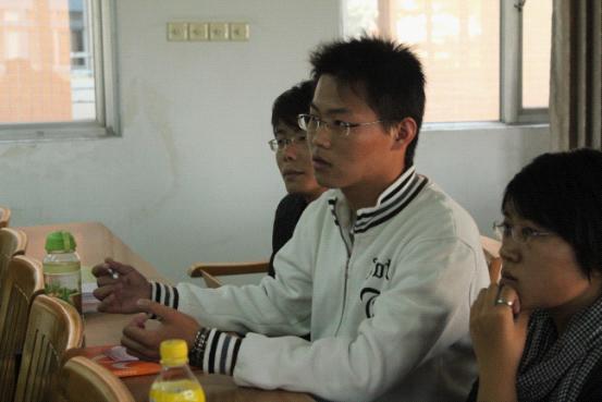 场馆负责人提问