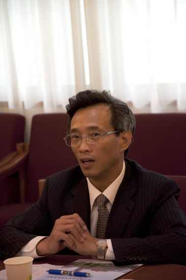 外交部大使林松添座谈会上发言