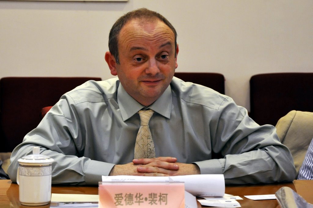 英国伯明翰大学副校长爱德华.裴柯介绍学校情况