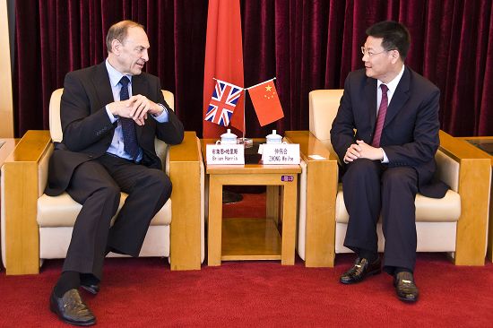 校長仲偉合會見布萊恩·哈裡斯