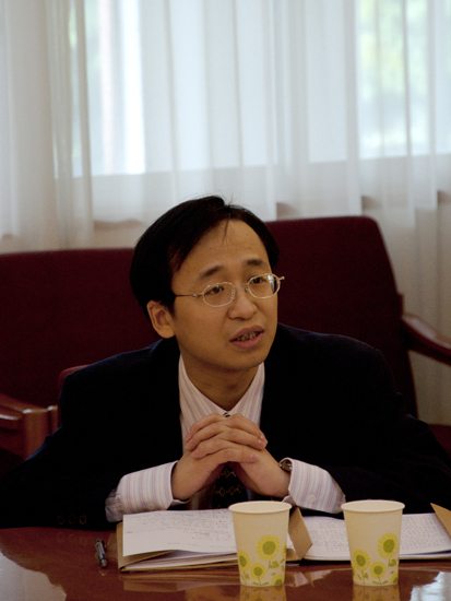 干部司考职处处长钟臣在座谈会上发言