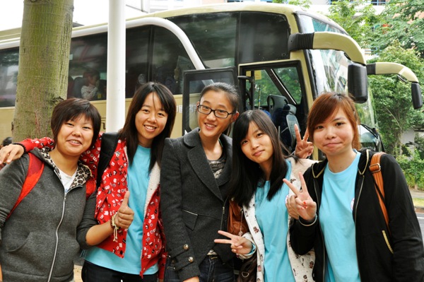 蔡妮辰和亚残动会开幕式演员