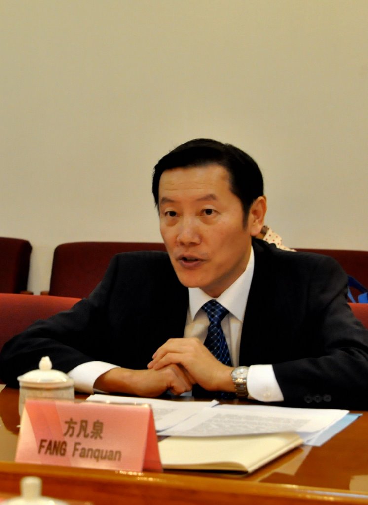 副校长方凡泉表达我校热烈欢迎伯明翰大学的来访