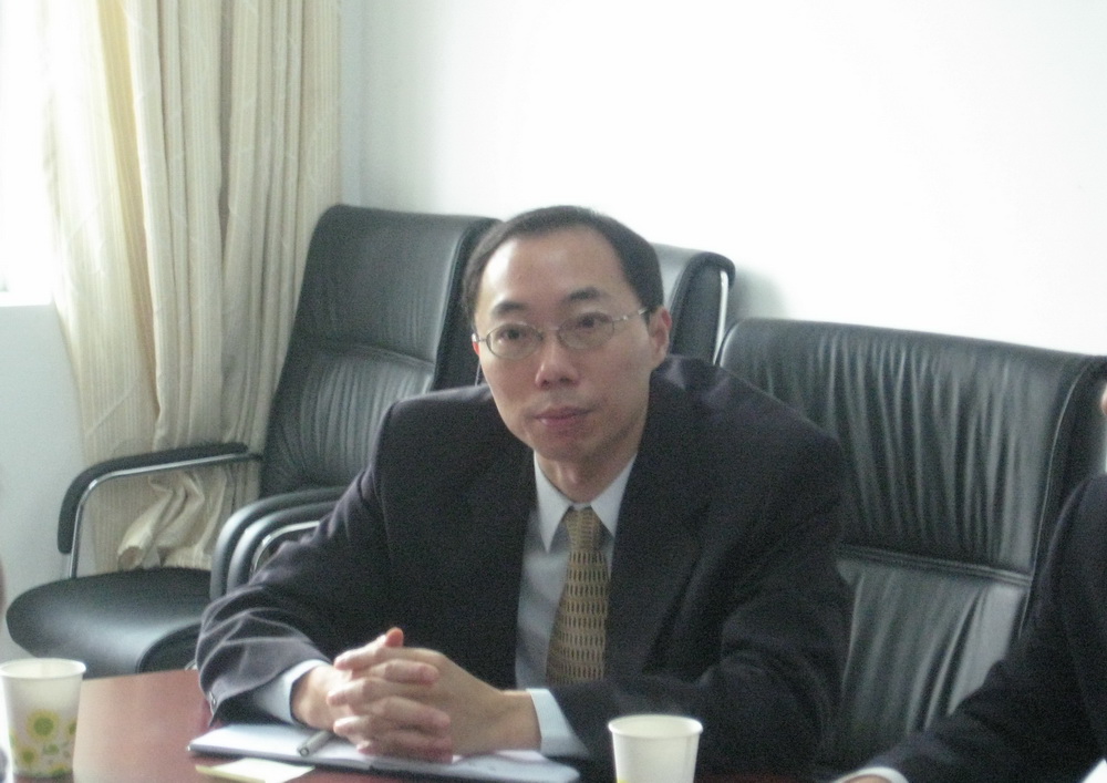 郭桂杭介绍商英办学情况