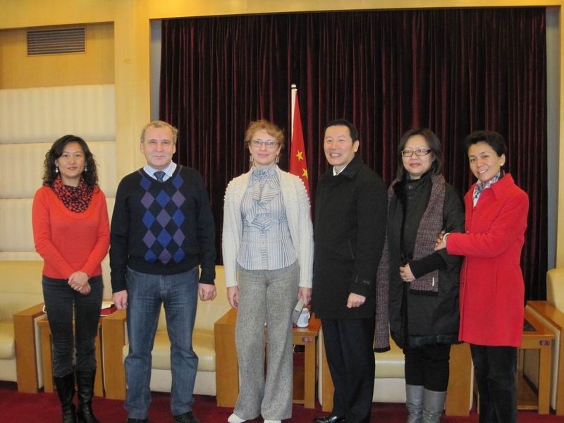 宾主双方合影留念 宾主双方合影留念