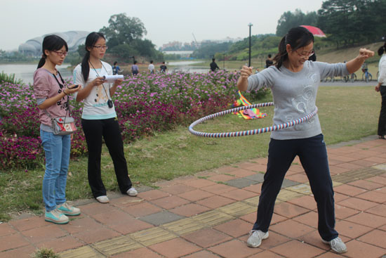 呼啦圈比赛 呼啦圈比赛