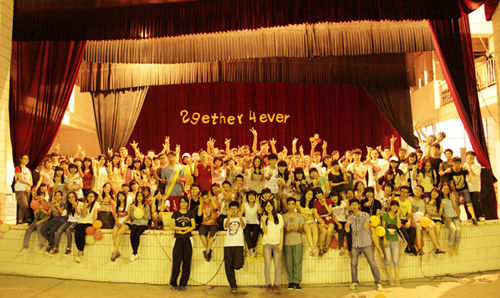 全体师生的大合照 全体师生的大合照