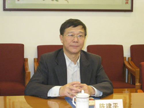 陈建平诚挚欢迎来访客人