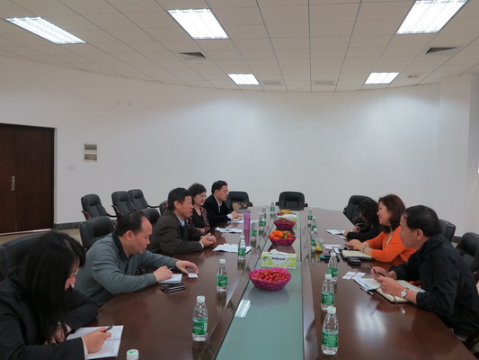 在中山大学座谈 在中山大学座谈