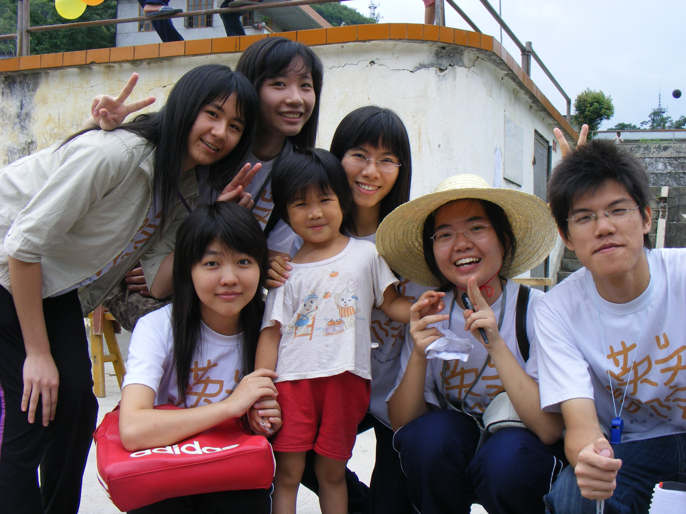 哥哥姐姐们都好喜欢和我照相