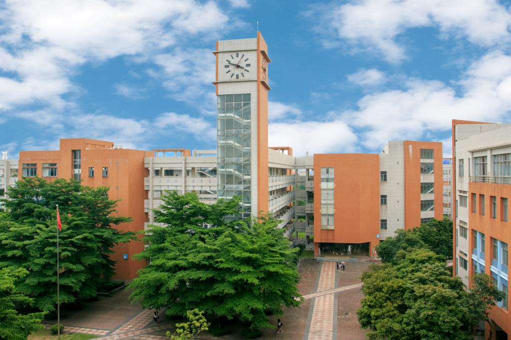 校园风光-大学城校区钟楼.jpg