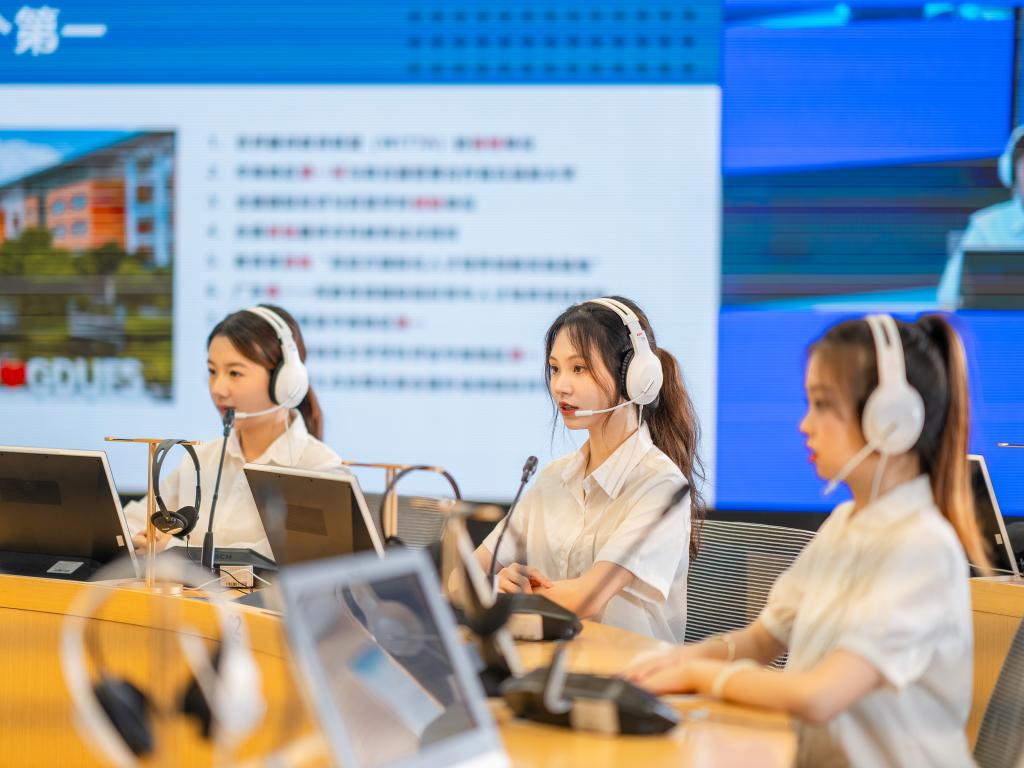 同声传译实验室 (1).jpg