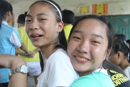 孩子们纯真的笑脸 孩子们纯真的笑脸