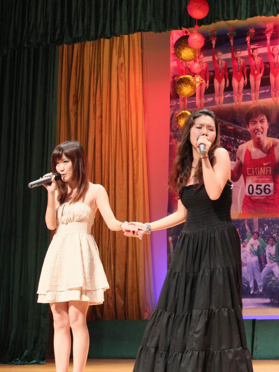 黄嘉璐、潘怡完美合唱《When you believe》 黄嘉璐、潘怡完美合唱《When you believe》