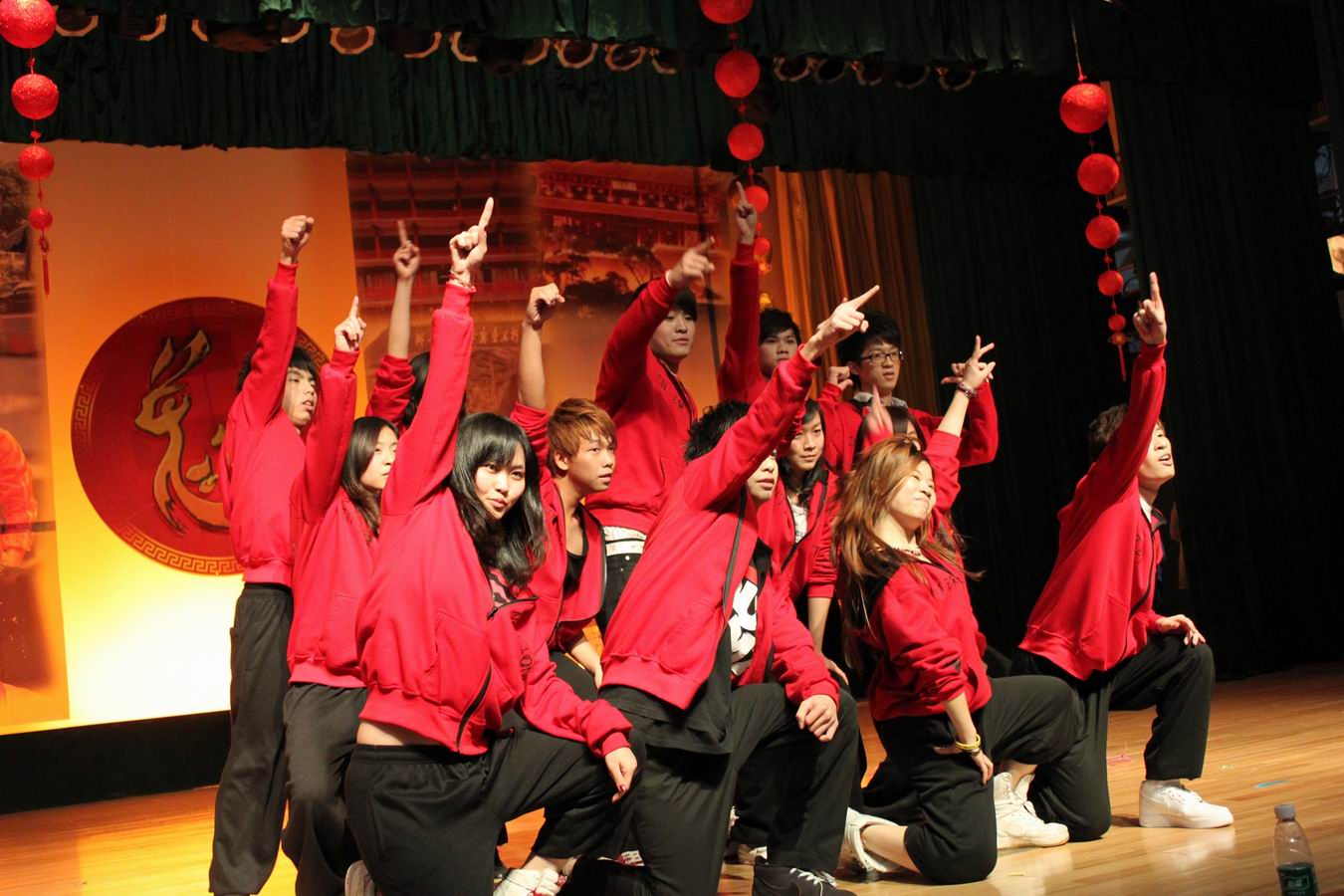 活力四射的街舞队 活力四射的街舞队