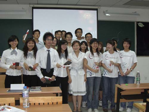 所部参赛者评委合影