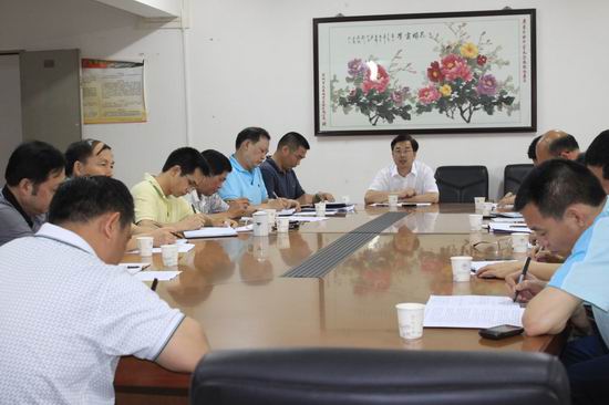 后勤干部职工学习贯彻党代会精神 后勤干部职工学习贯彻党代会精神