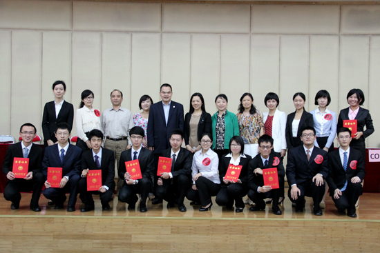 参赛选手与评委、嘉宾合影 参赛选手与评委、嘉宾合影