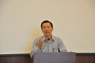 方凡泉解答教师提问