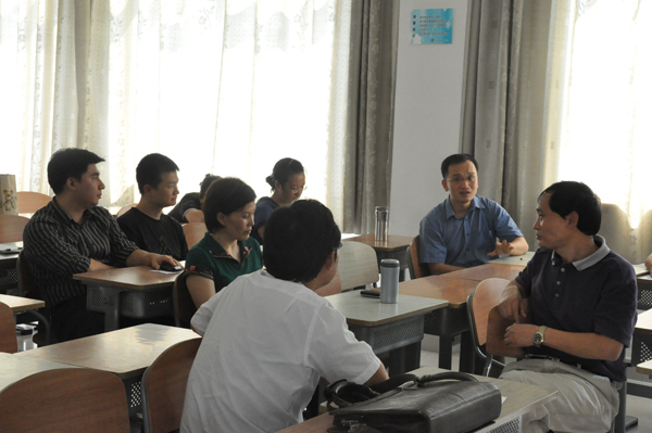 院领导课后认真点评