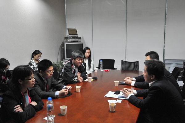 管院领导、老师与刘铨东等会谈