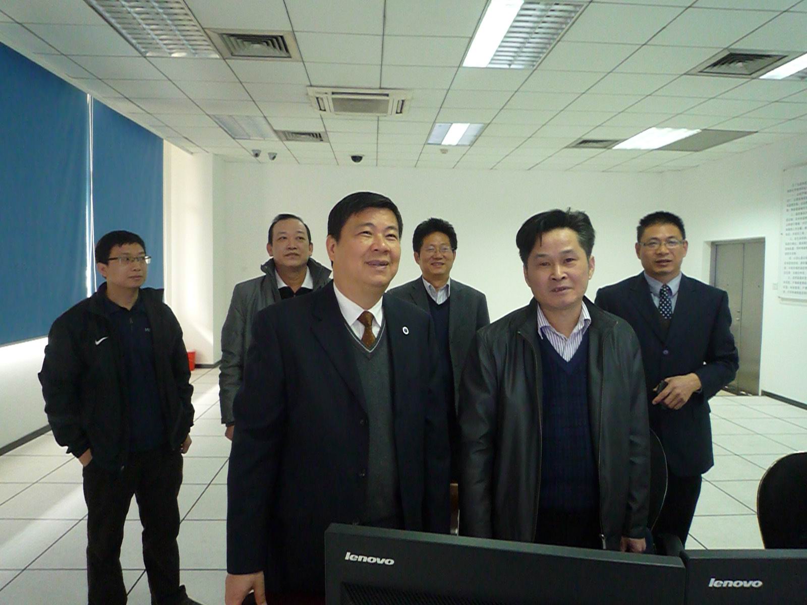 领导视察监控室 领导视察监控室