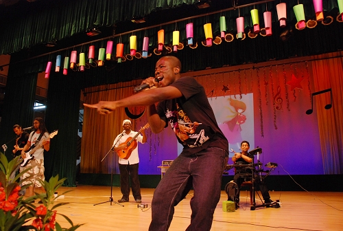 《对面的女孩看过来》HIGH爆了全场