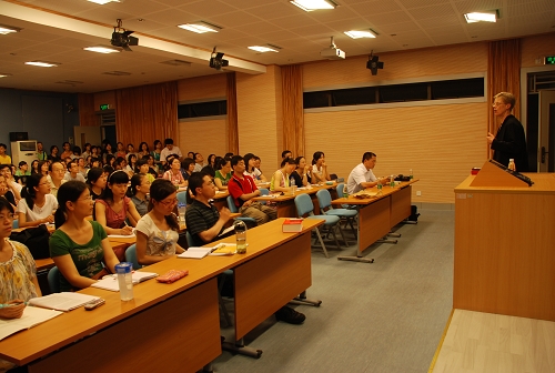 讲座现场人气鼎盛