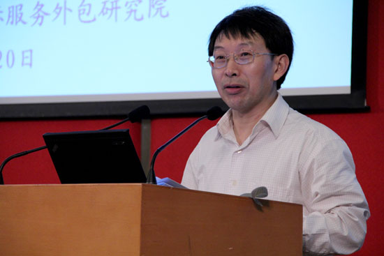 主持人陈万灵教授 主持人陈万灵教授