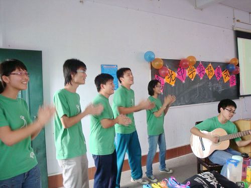 爱上你是我请非得已