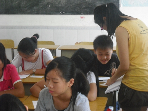 亲身指导绘画技巧