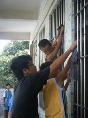 师生搭配,干活不累