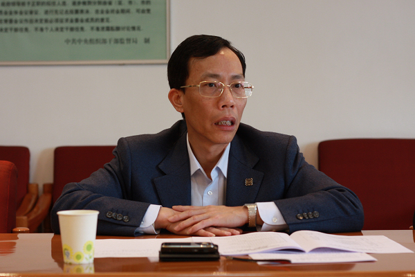 广东省政府发展研究中心副主任李惠武发言