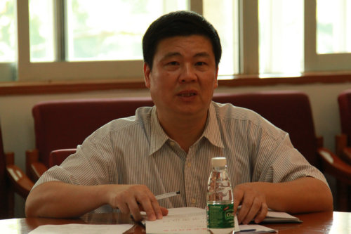 陈子锐主持会议