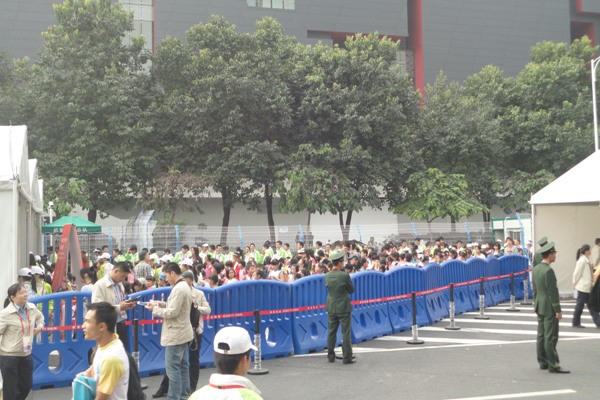 难以想象,那时的人流的汹涌