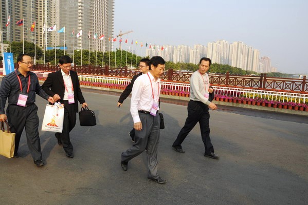 许国彬一行前往海心沙