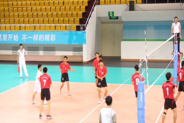 赛场上得分后相互庆祝 赛场上得分后相互庆祝