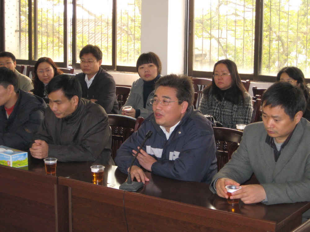 谢应东总结帮扶工作