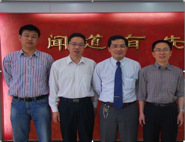 合影(左起:蒋飞、余鹏翼、彭长征、邵培德)