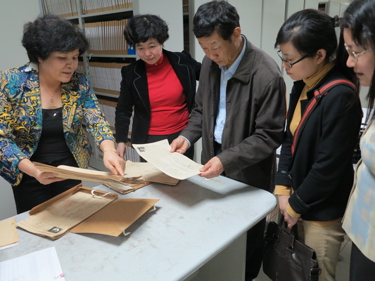 参观华南农业大学档案馆 参观华南农业大学档案馆