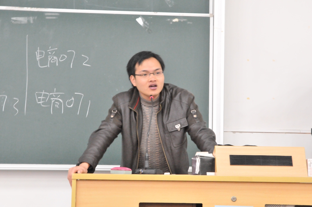 刘富先做期末考试考前动员