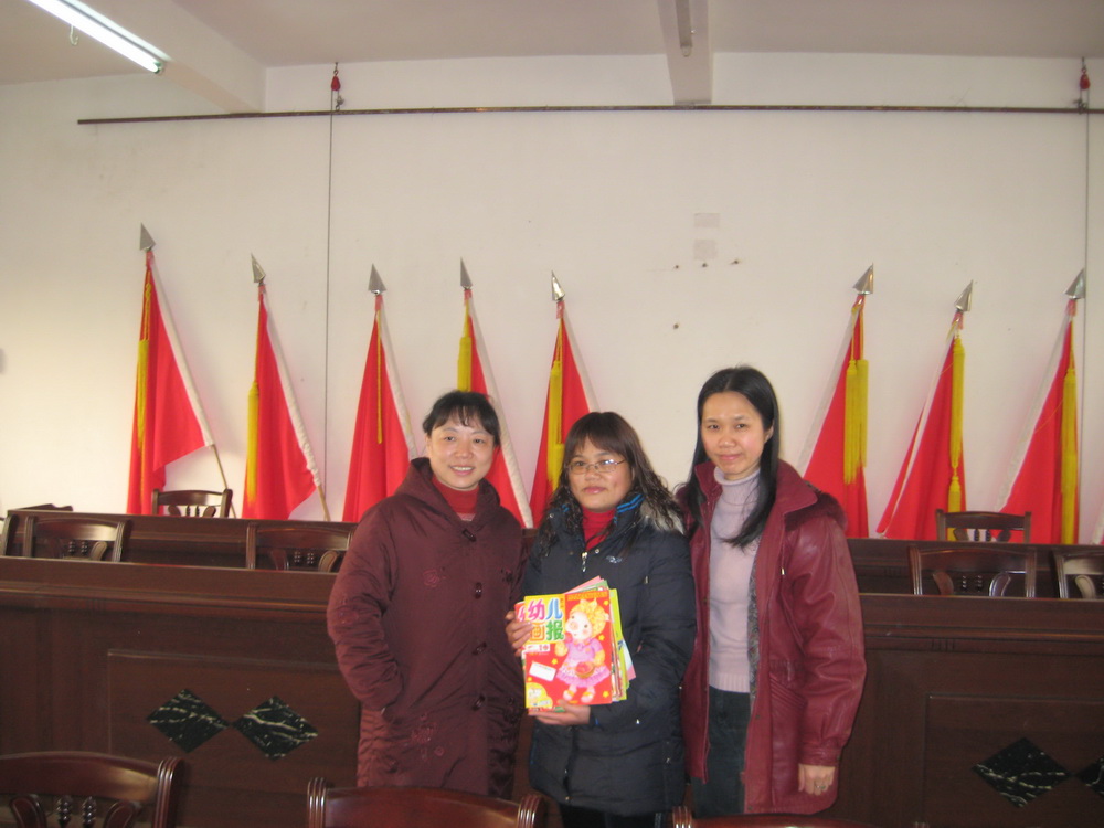 图书捐赠,礼轻情意重