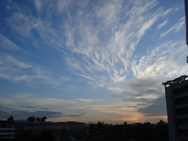 乌石傍晚时候的天空