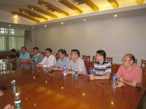 学校领导会见市防洪负责人 学校领导会见市防洪负责人